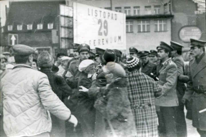 1987